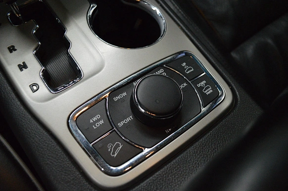 Купить ДЖип Чероки 2012г.