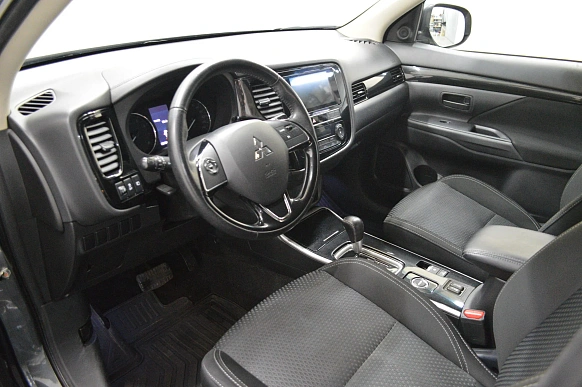 Купить Митсубиси Оутлендер 2018г.