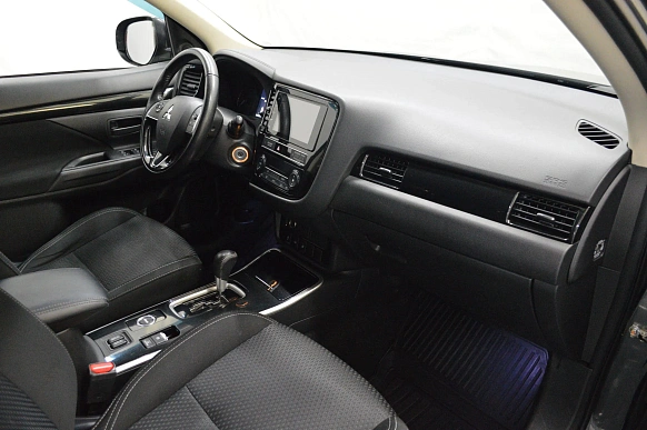 Купить Митсубиси Оутлендер 2018г.